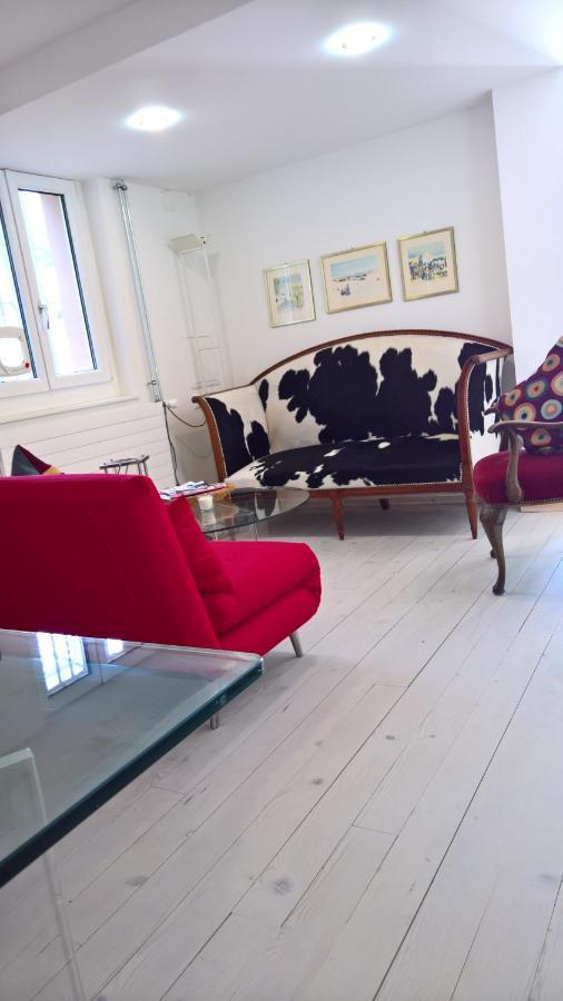 Bed and Breakfast Swiss Borzoi House à Vully-les-Lacs Extérieur photo