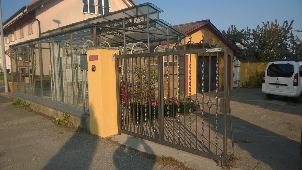 Bed and Breakfast Swiss Borzoi House à Vully-les-Lacs Extérieur photo